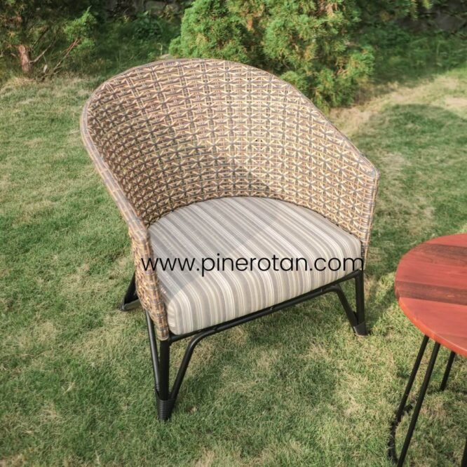 Kursi Outdoor Rotan Sintetis - Kingstone Lazy Chair