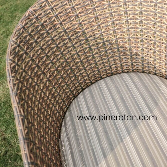 Kursi Outdoor Sintetis Rotan - Kingstone Lazy Chair