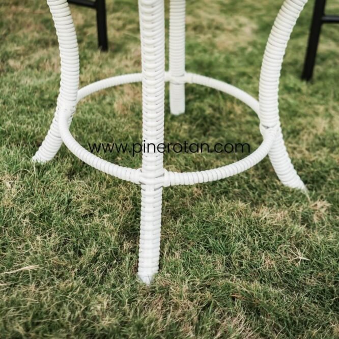 Meja Anyaman Rotan Sintetis - Royal Side Table White