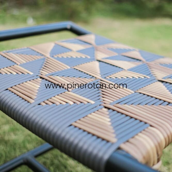 Stool Anyaman Sintetis Rotan - Island Terrace Set - Maroko Coffee Table