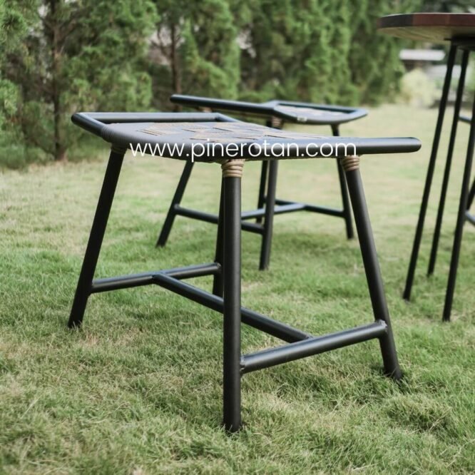 Stool Outdoor Anyaman - Island Stool
