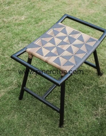 Kursi Bar Modern Rotan Sintetis - Island Stool